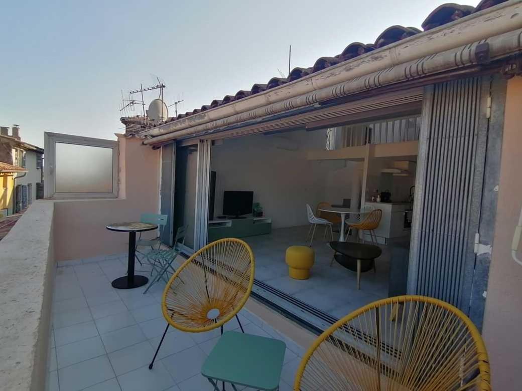 Charmant Appartement Terrasse Sur Les Toits Grasse Luaran gambar